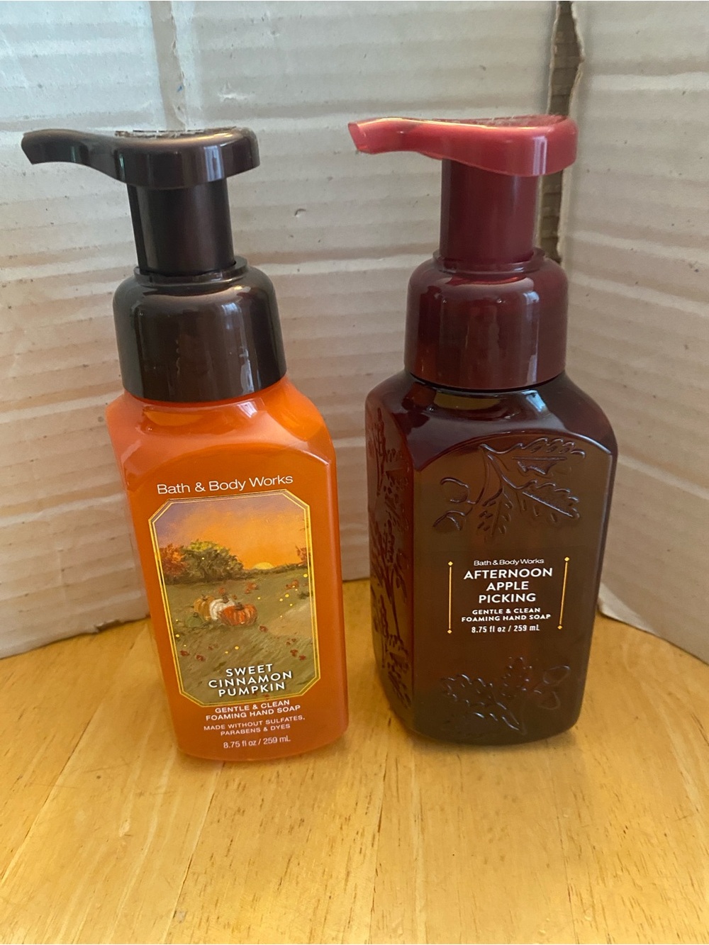 Bath & Body Works set foaming hand soaps Sweet Cinnamon Pumpkin & Apple Picking - Picture 4 of 5